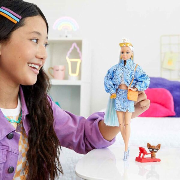 Barbie Extra Mavi Takımlı Bebek HHN08