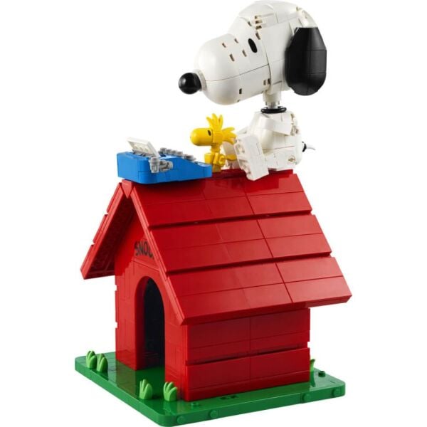 LEGO® Ideas Peanuts Snoopy'nin Köpek Kulübesi 21368