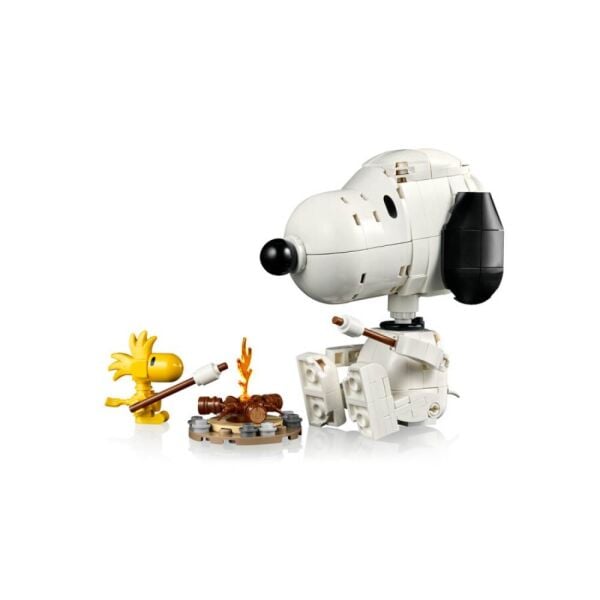 LEGO® Ideas Peanuts Snoopy'nin Köpek Kulübesi 21368
