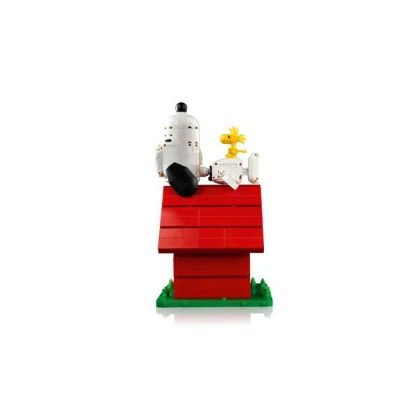 LEGO® Ideas Peanuts Snoopy'nin Köpek Kulübesi 21368