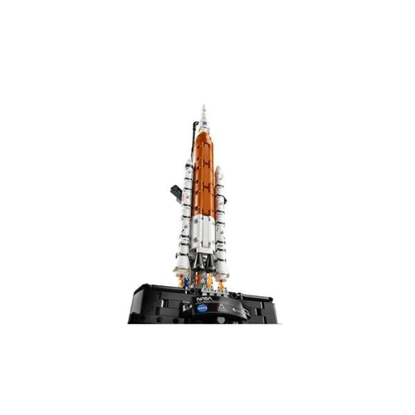 LEGO® Technic NASA Artemis Uzay Fırlatma Sistemi Roketi 42221