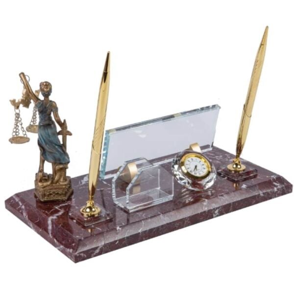 5050 Bordo Mermer Adalet Heykelli Masa İsimliği
