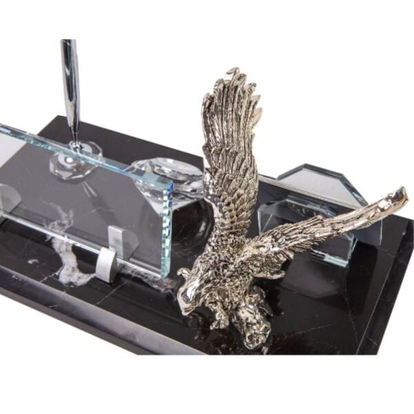 8040 Siyah Mermer Uçan Kartal Masa İsimliği