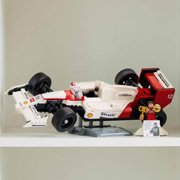 LEGO® Icons McLaren MP4/4 ve Ayrton Senna 10330