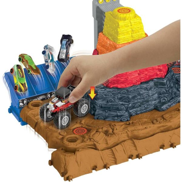 Hot Wheels Monster Trucks Muhteşem Çarpışma Arenası HNB96