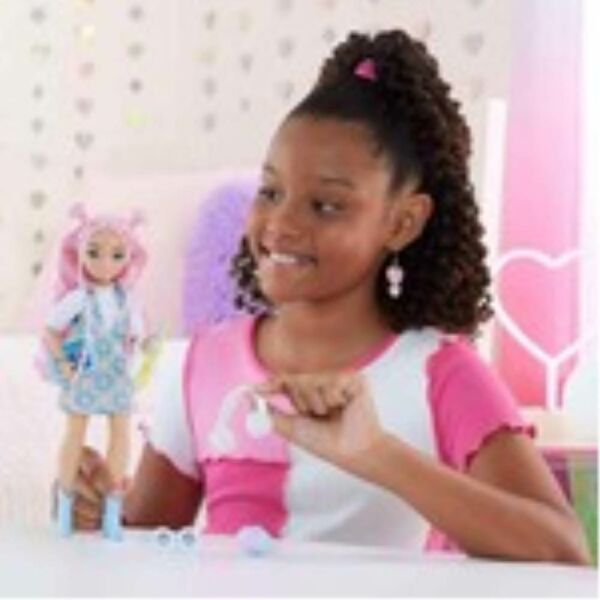 Barbie Dream Besties Ana Karakter BEbekler Daisy JDD74
