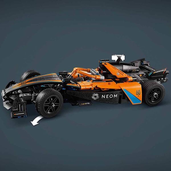 LEGO® Technic NEOM McLaren Formula E Yarış Arabası 42169