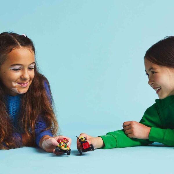 LEGO® City Pizza Arabası İtfaiye Kamyonuna Karşı Yarış Arabası Paketi 60458