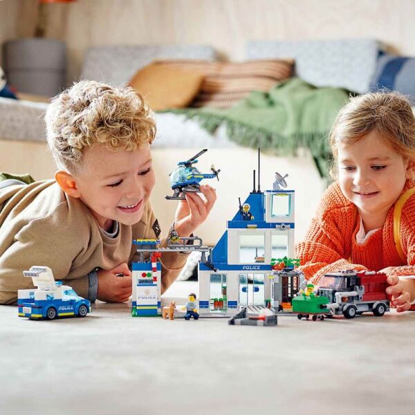 LEGO City Polis Merkezi 60316