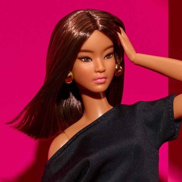 Barbie Basic İkonik Koleksiyon Bebekler Kumral JBH72
